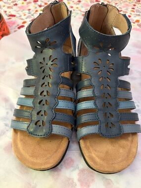 Earth Origins Blue Cutout Strappy Sandals NWOT